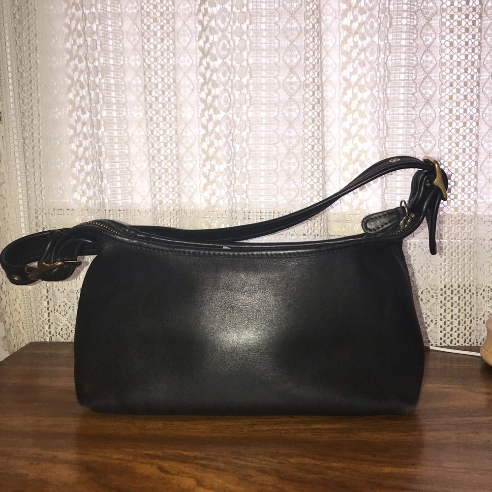 Vintage Coach | Coach Black Shoulder Bag | 9059